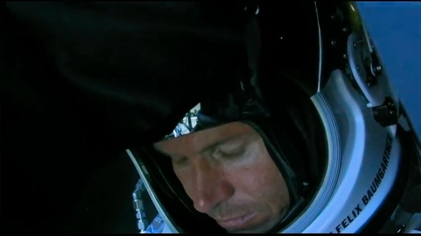 Skydiver Aborts Supersonic Jump Attempt Due to High Winds